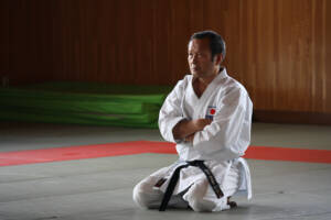 Fujiwara Hanshi watches closely as we all perform our kata